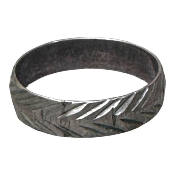 Vintage Etched Carved Silver Herringbone Textured Wedding Band Unique Ring Sz7.5 - Picture 1 of 8